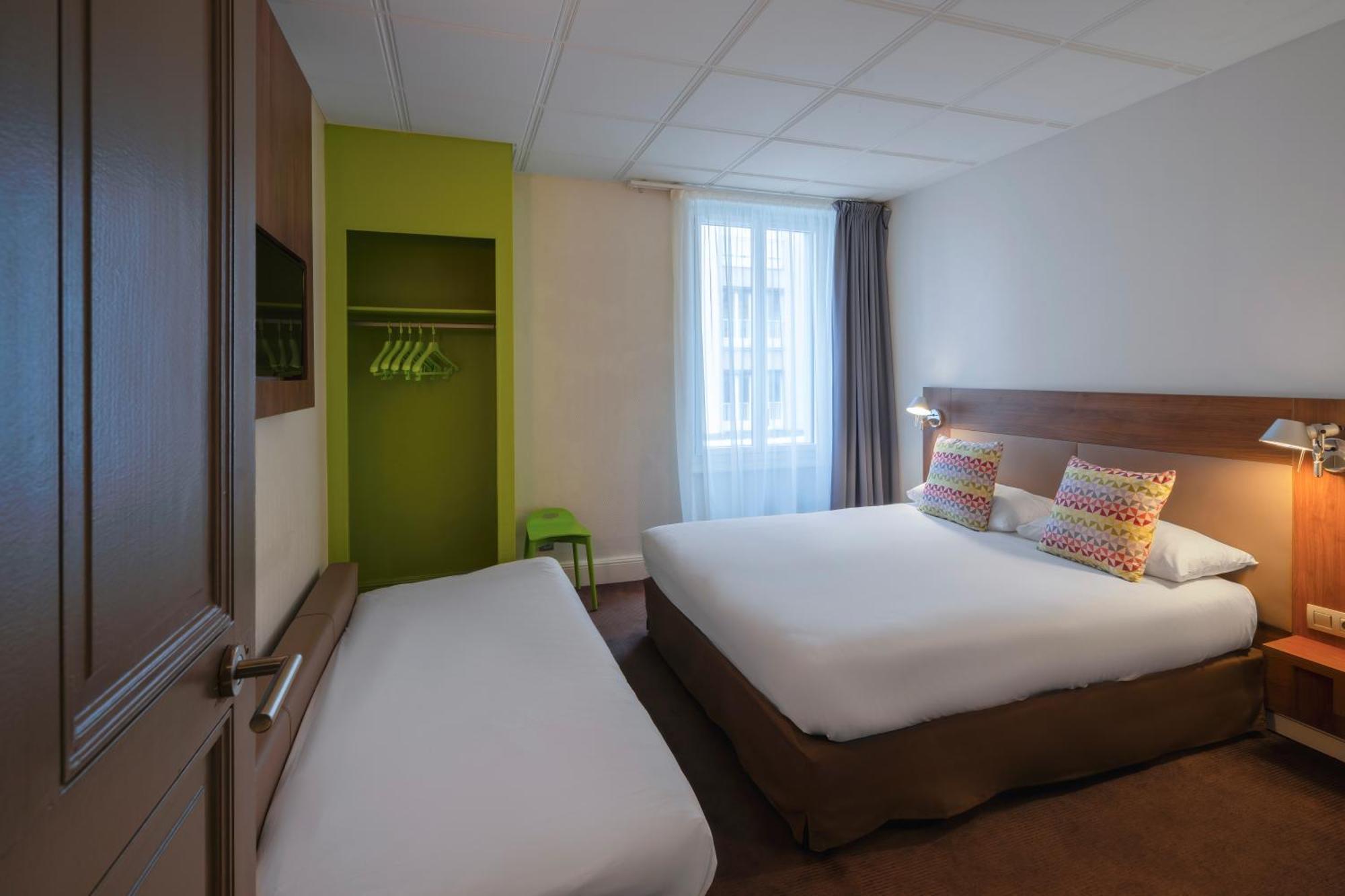 Campanile Annecy Centre - Gare Hotel Exterior photo