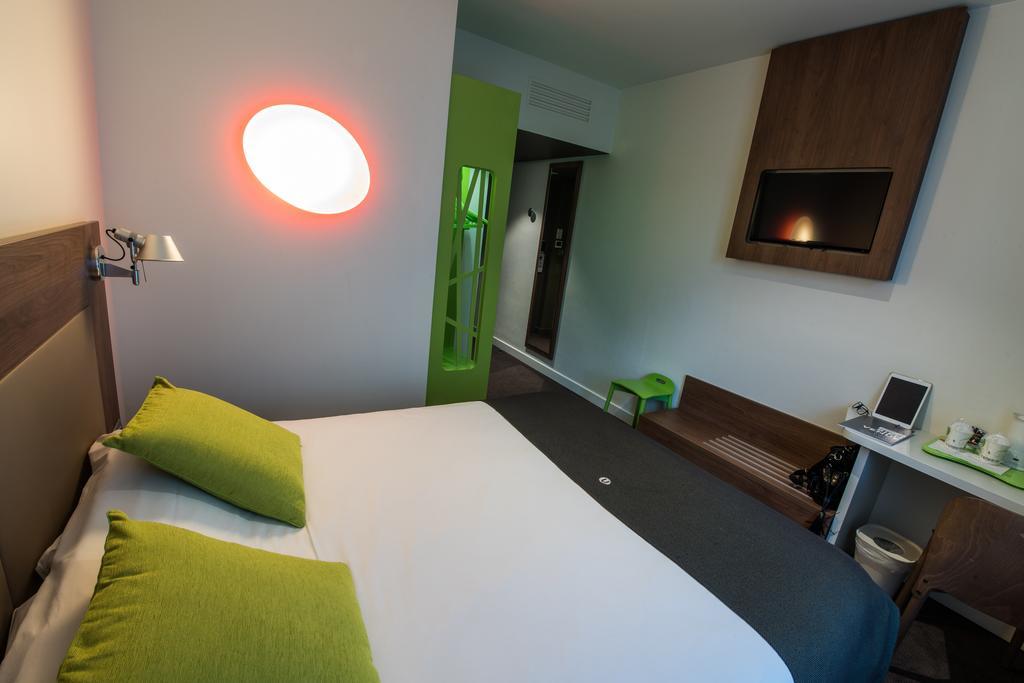 Campanile Annecy Centre - Gare Hotel Exterior photo