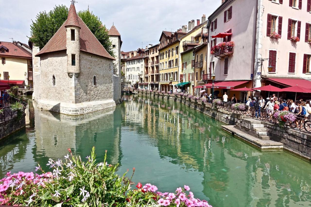 Campanile Annecy Centre - Gare Hotel Exterior photo